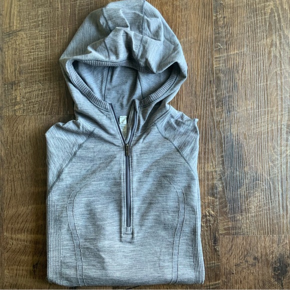lululemon athletica Tops - LULULEMON Swiftly Wool 1/2 Zip Hoodie. / Gray / Size 8